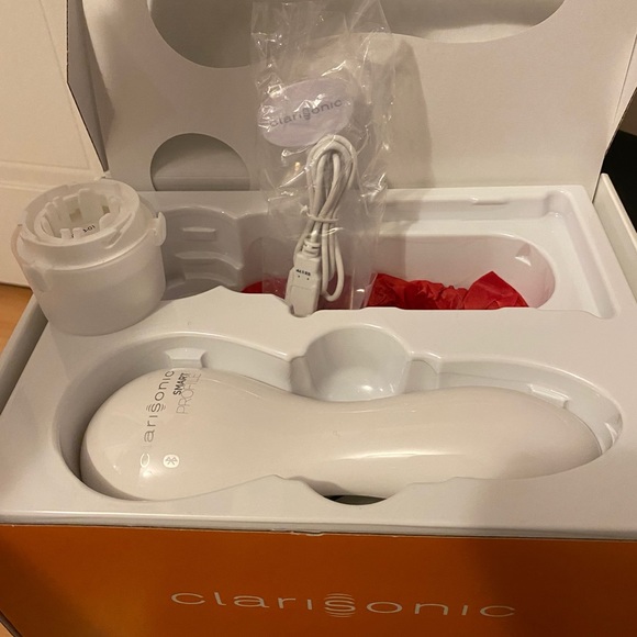 Clarisonic - Picture 3 of 5